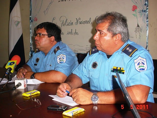 Comisionado mayor Horacio Sovalbarro y Com. Domingo Gonzalez